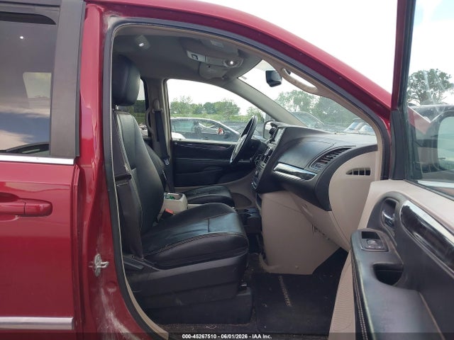 Chrysler Town & Country Touring