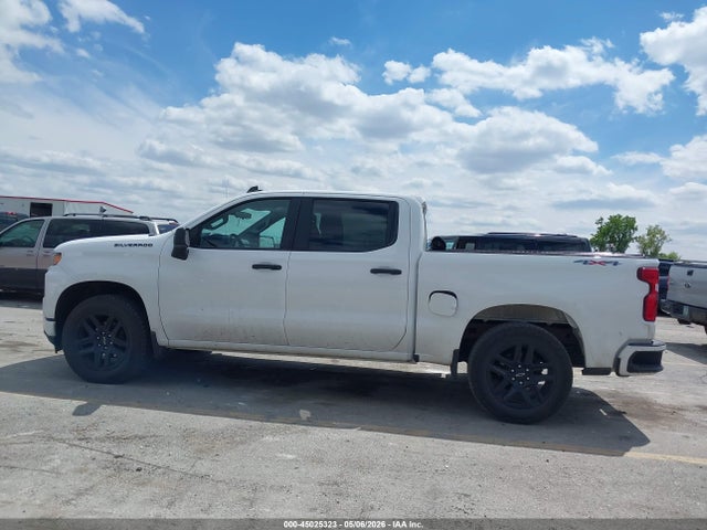 Chevrolet Silverado 1500 4wd  Short Bed Custom