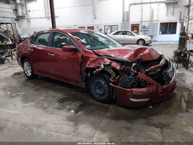 Salvage Nissan Altima Image