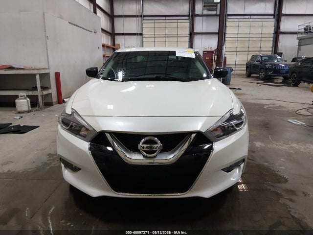 Nissan Maxima