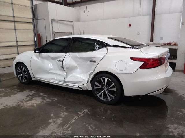 Nissan Maxima