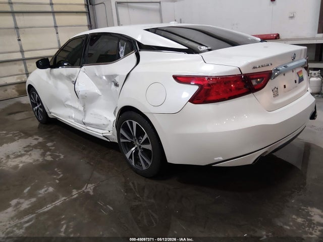 Nissan Maxima