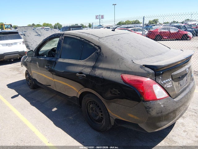 Nissan Versa 1.6 S+