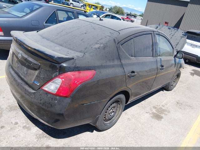 Nissan Versa 1.6 S+