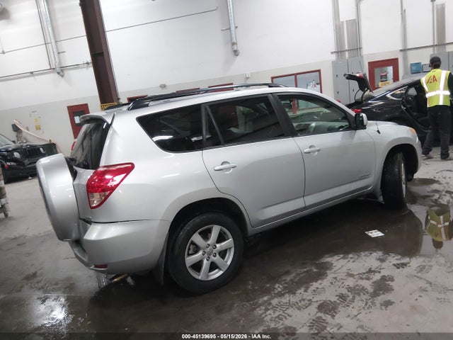 Toyota RAV4 Limited V6
