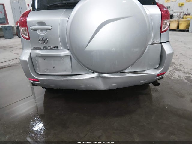 Toyota RAV4 Limited V6