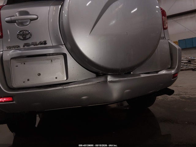 Toyota RAV4 Limited V6
