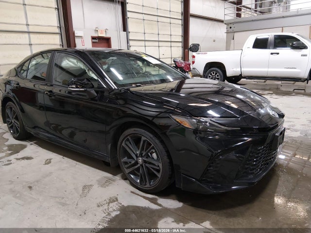 Salvage Toyota Camry Image