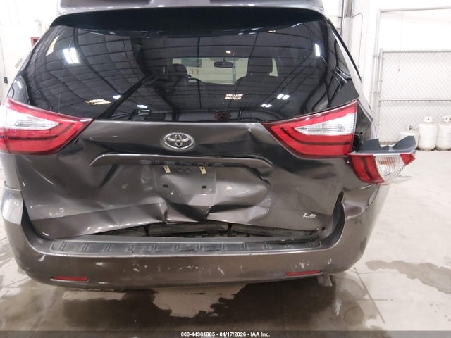 Toyota Sienna Le 8 Passenger