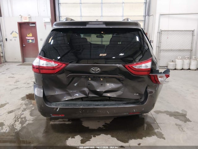 Toyota Sienna Le 8 Passenger
