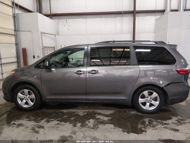 Toyota Sienna Le 8 Passenger