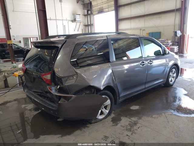 Toyota Sienna Le 8 Passenger