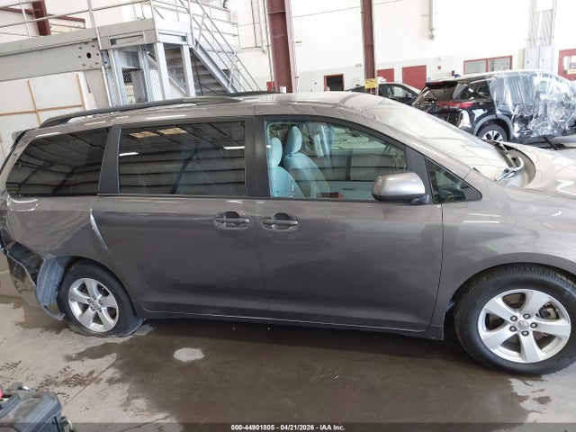 Toyota Sienna Le 8 Passenger