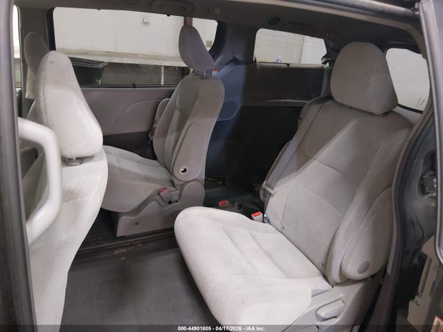 Toyota Sienna Le 8 Passenger