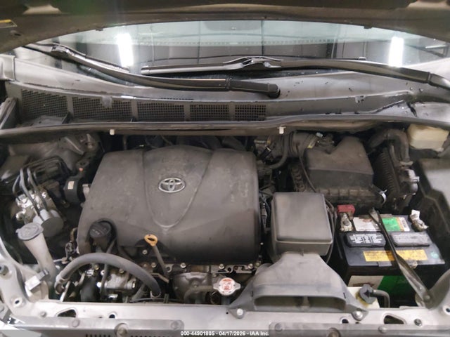 Toyota Sienna Le 8 Passenger