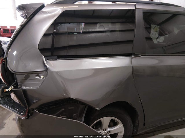 Toyota Sienna Le 8 Passenger