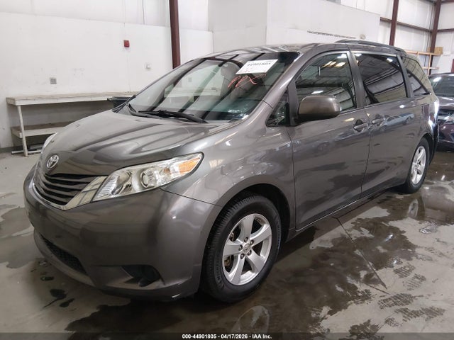 Toyota Sienna Le 8 Passenger