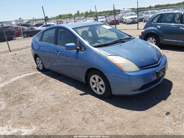 Salvage Toyota Prius Image