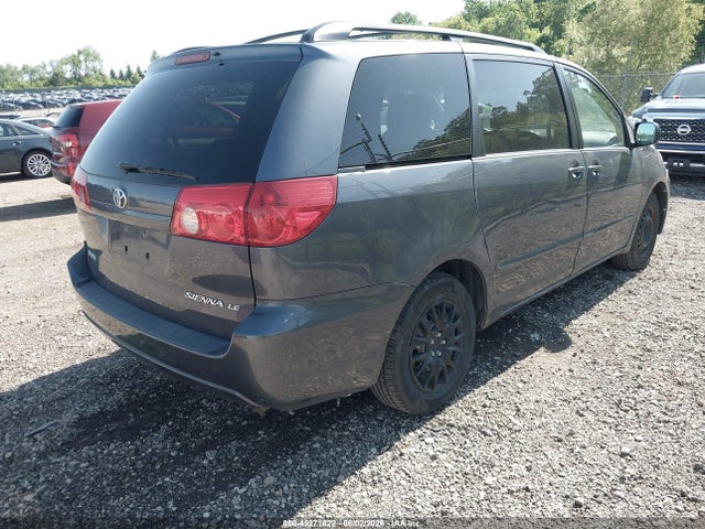 Toyota Sienna Le