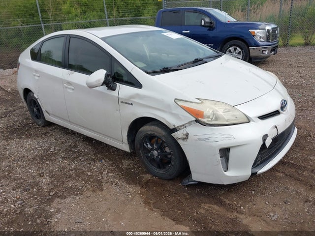 Salvage Toyota Prius Image