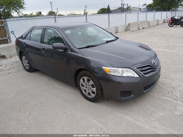 Salvage Toyota Camry Image