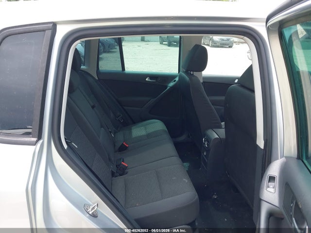 Volkswagen Tiguan S