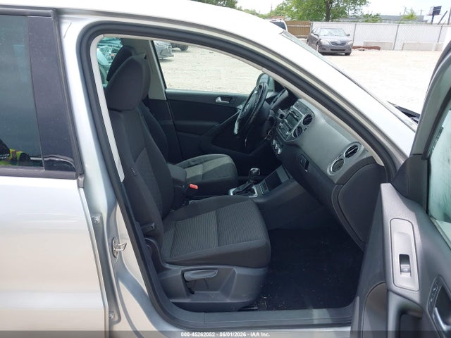 Volkswagen Tiguan S