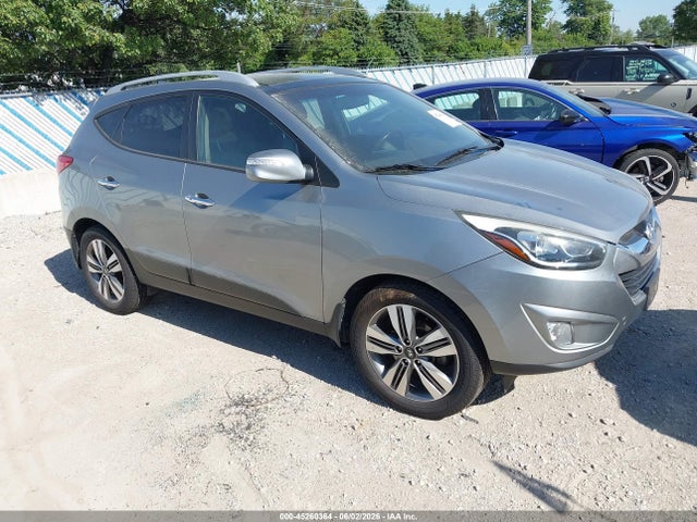 Salvage Hyundai TUCSON Image