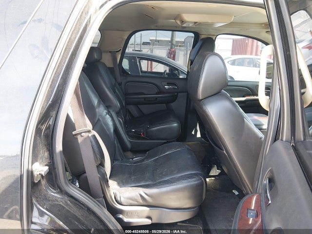 Cadillac Escalade Standard