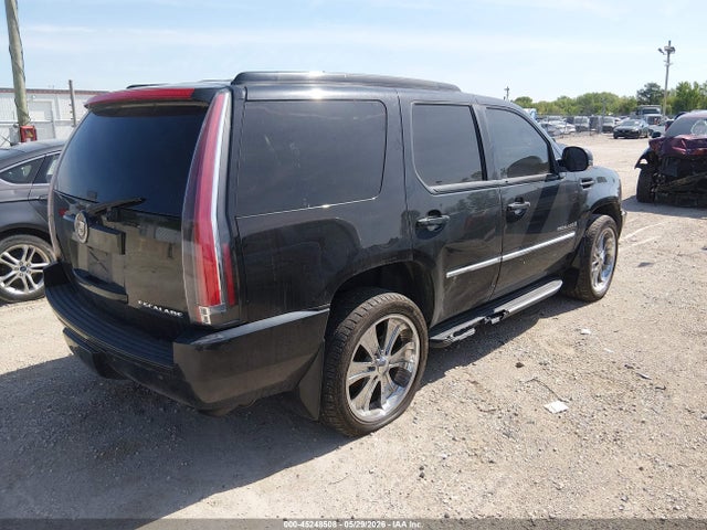 Cadillac Escalade Standard