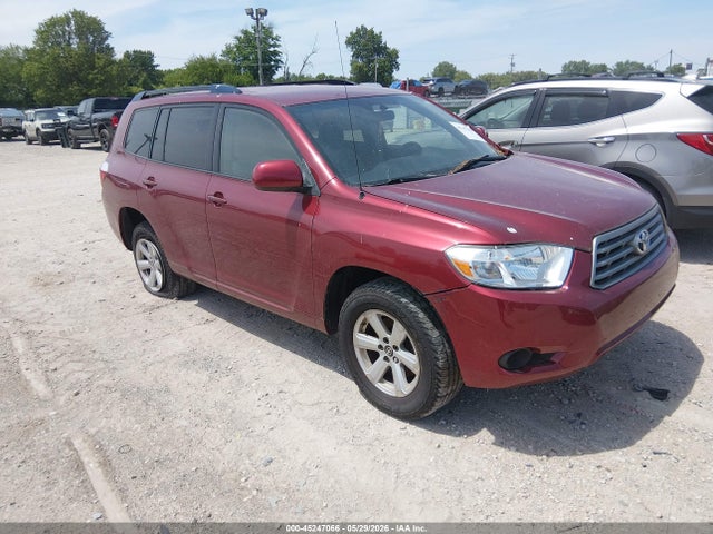 Salvage Toyota Highlander Image