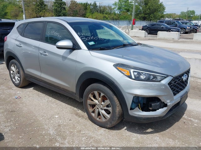Salvage Hyundai TUCSON Image