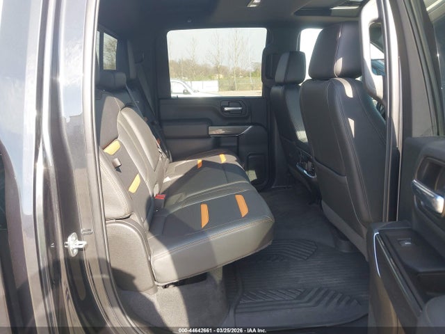 General Motors Sierra 2500HD 4wd  Standard Bed At4