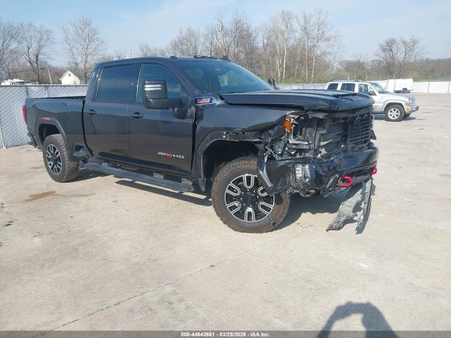 Salvage General Motors Sierra 2500HD Image