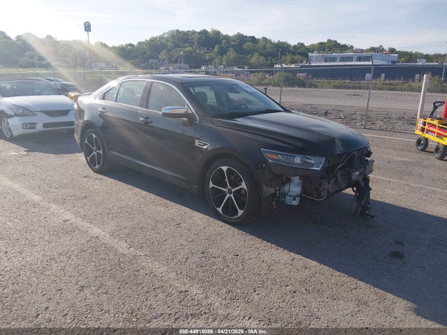 Salvage Ford Taurus Image