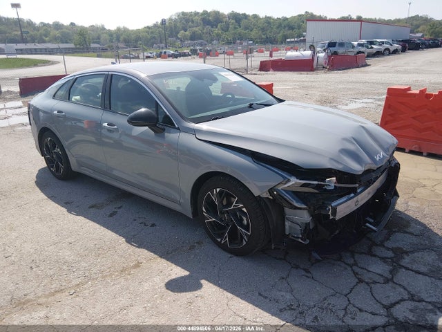 Salvage Kia K5 Image