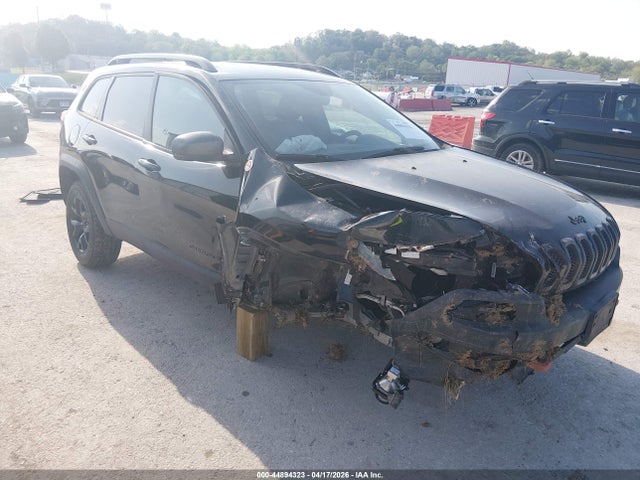 Salvage Jeep Cherokee Image
