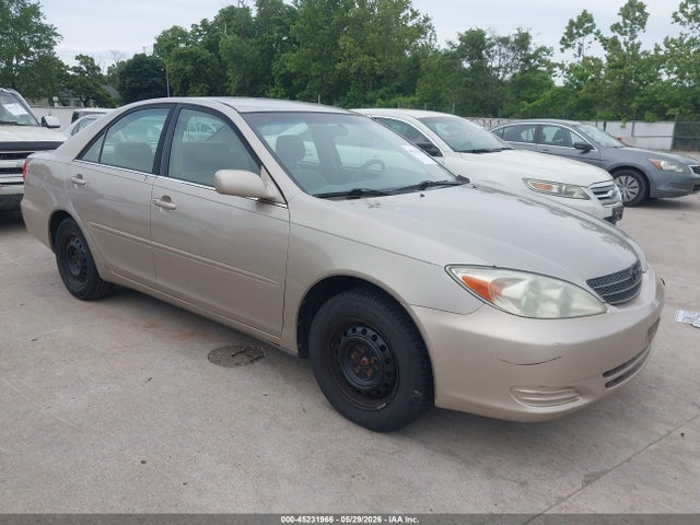 Salvage Toyota Camry Image
