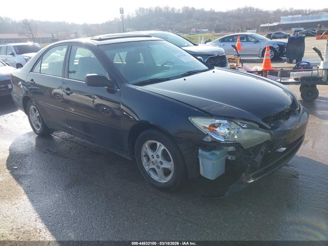 Salvage Toyota Camry Image