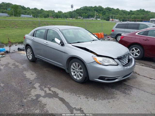 Salvage Chrysler 200 Image