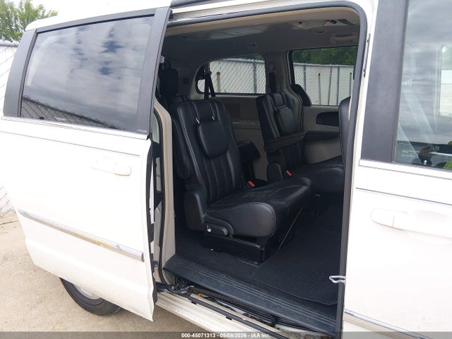 Chrysler Town & Country Touring