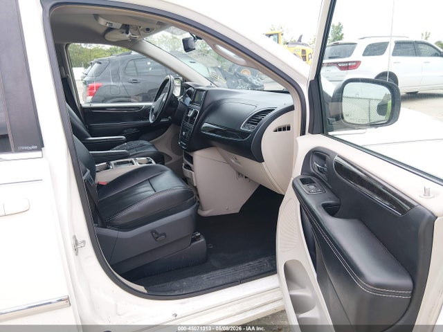 Chrysler Town & Country Touring