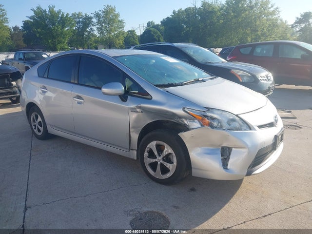 Salvage Toyota Prius Image