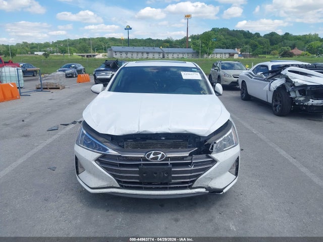 Hyundai ELANTRA Value Edition