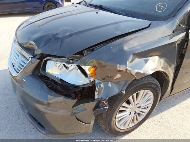 Chrysler Town & Country Touring-l