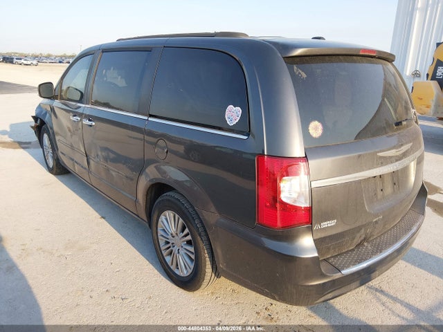Chrysler Town & Country Touring-l