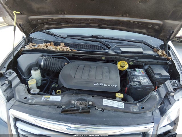 Chrysler Town & Country Touring-l