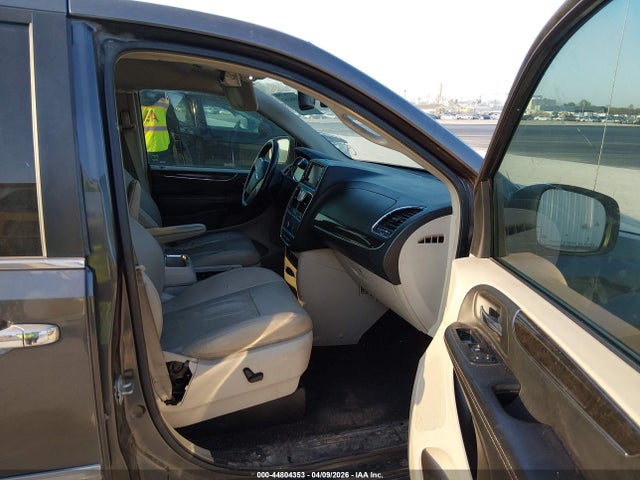 Chrysler Town & Country Touring-l