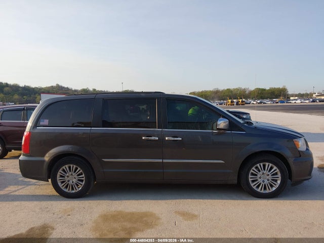 Chrysler Town & Country Touring-l