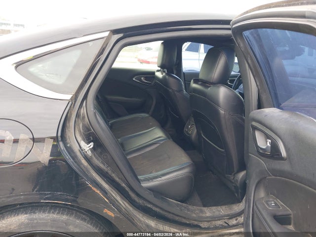 Chrysler 200 S